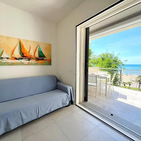Mayflower, Terrazza Vista Mare, Clima E Posto Auto A 50 Metri Dal Mare! By Alfareal *